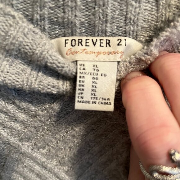Forever 21 ULTRA SOFT Sweater - Picture 6 of 6